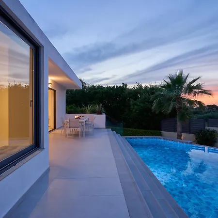Villa Kyamon Estate Luxury